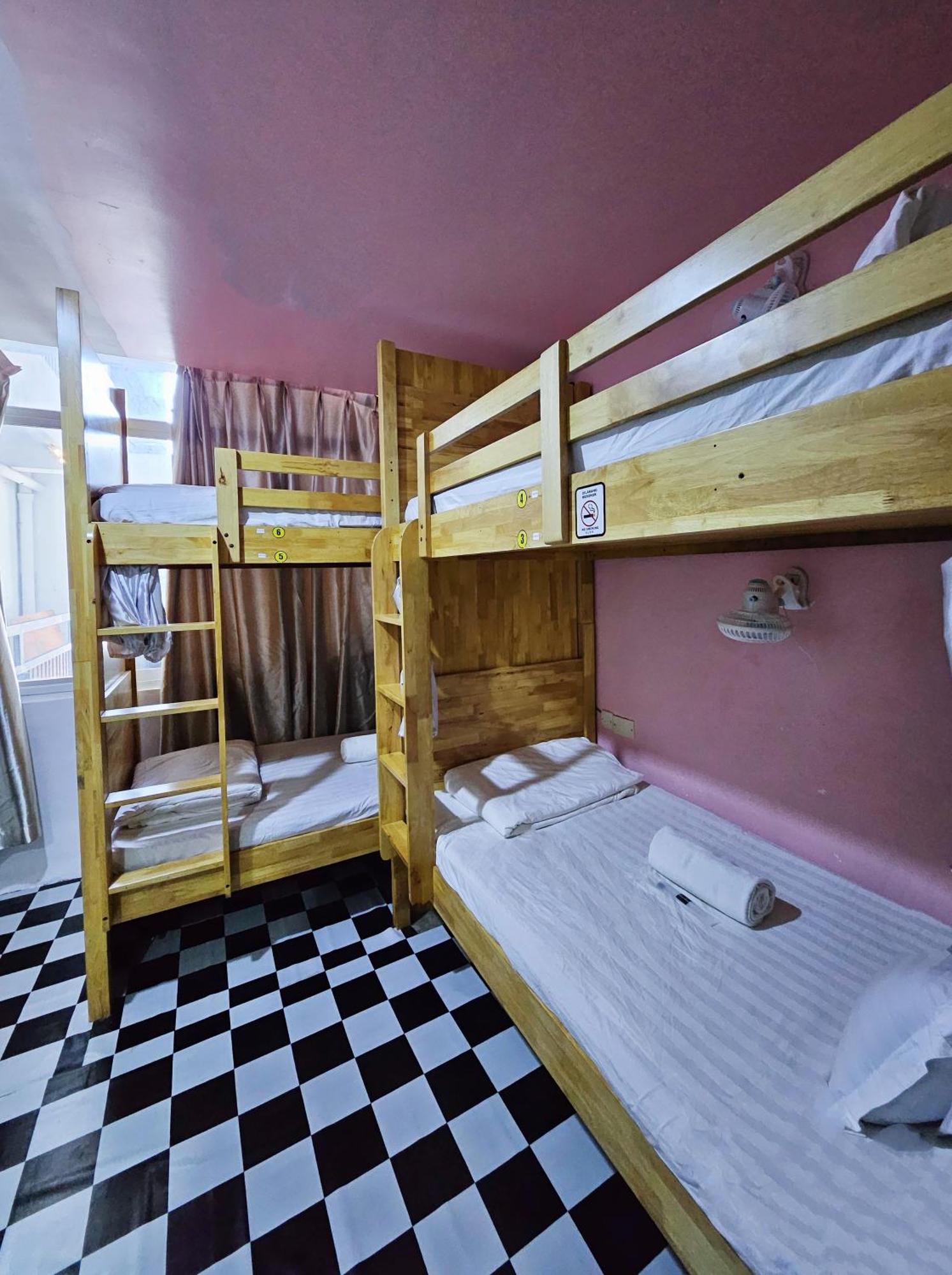 The 60 Hostel George Town Exterior photo