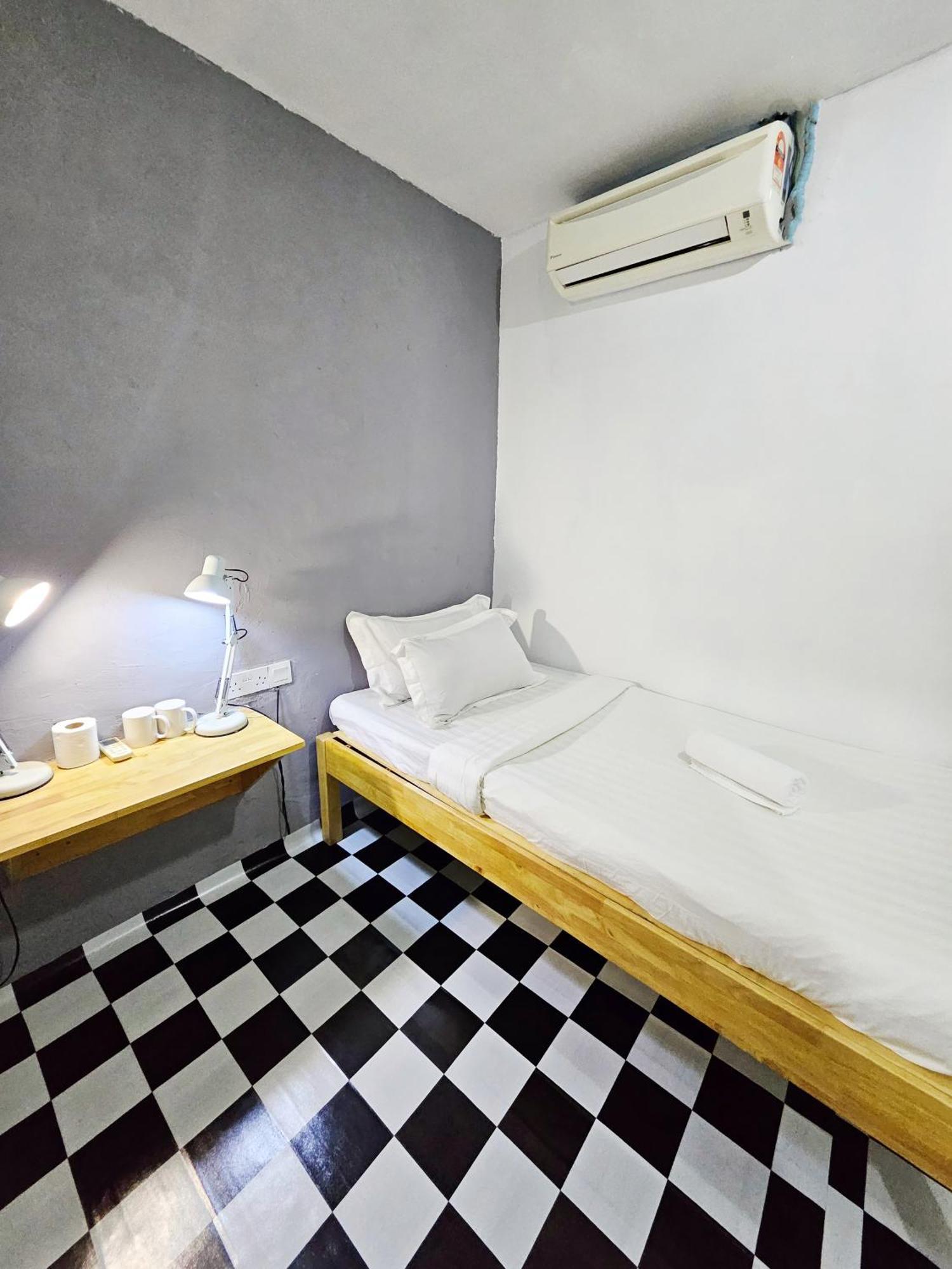 The 60 Hostel George Town Exterior photo