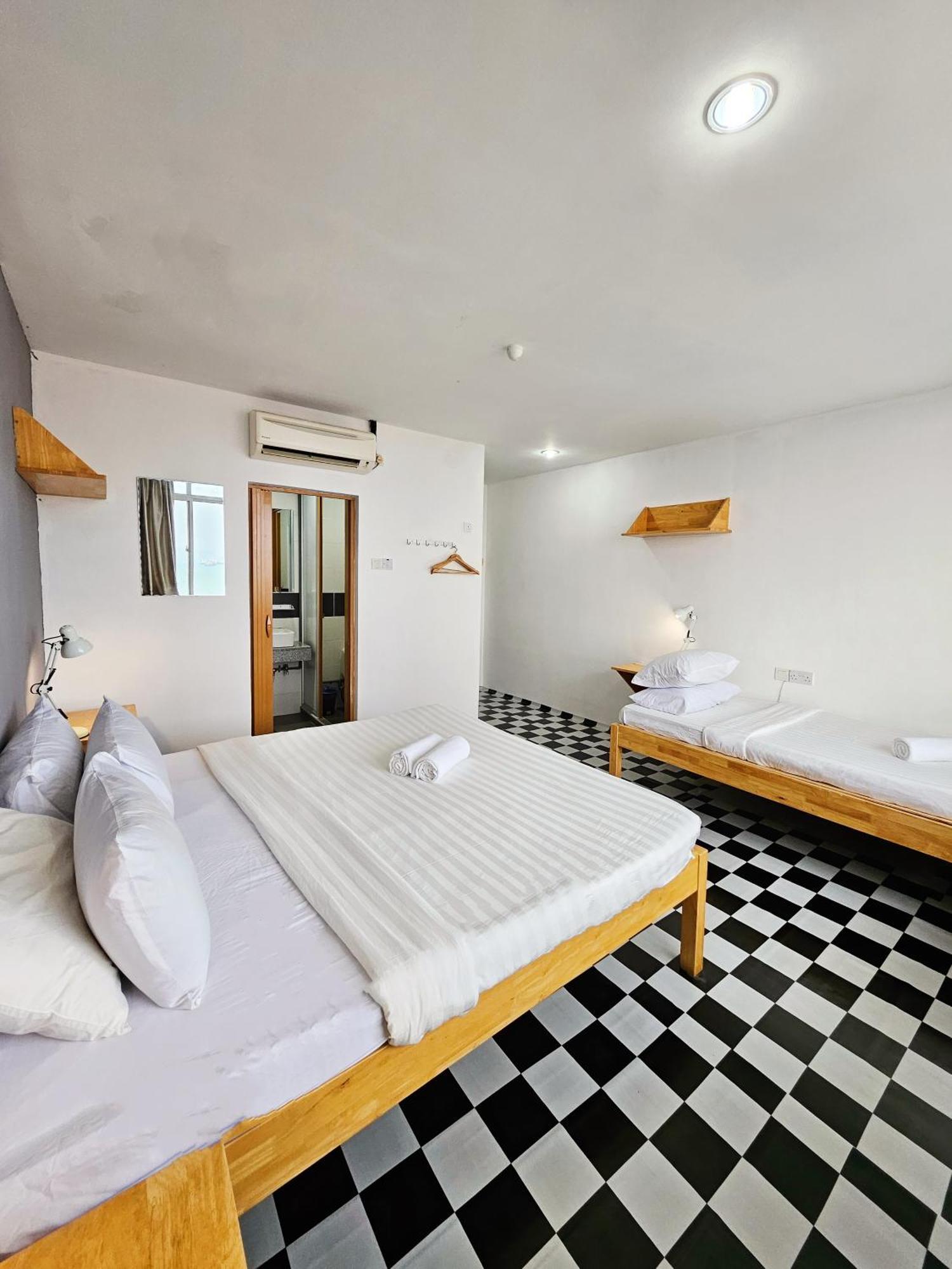The 60 Hostel George Town Exterior photo